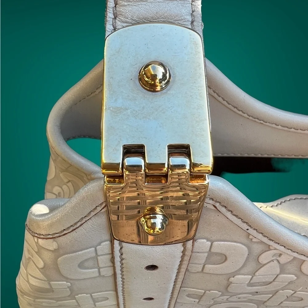 Gorgeous embossed horse it Gucci
